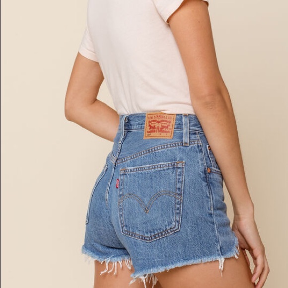 Levi’s 501 Distressed Button Fly Jean Shorts Sz 26